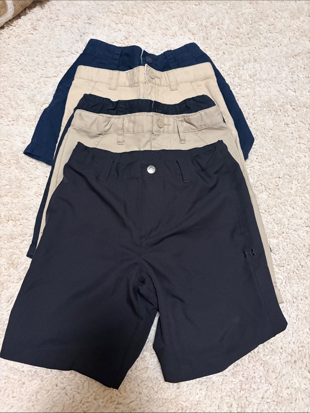 Pack of boys dress shorts all size 6/7
Under Armour/Cat & Jack